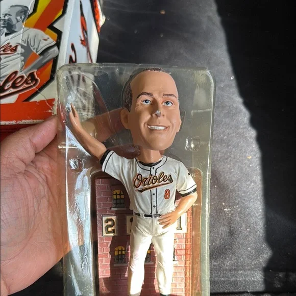 Cal Ripken Orioles Bobblehead - Picture 5 of 9